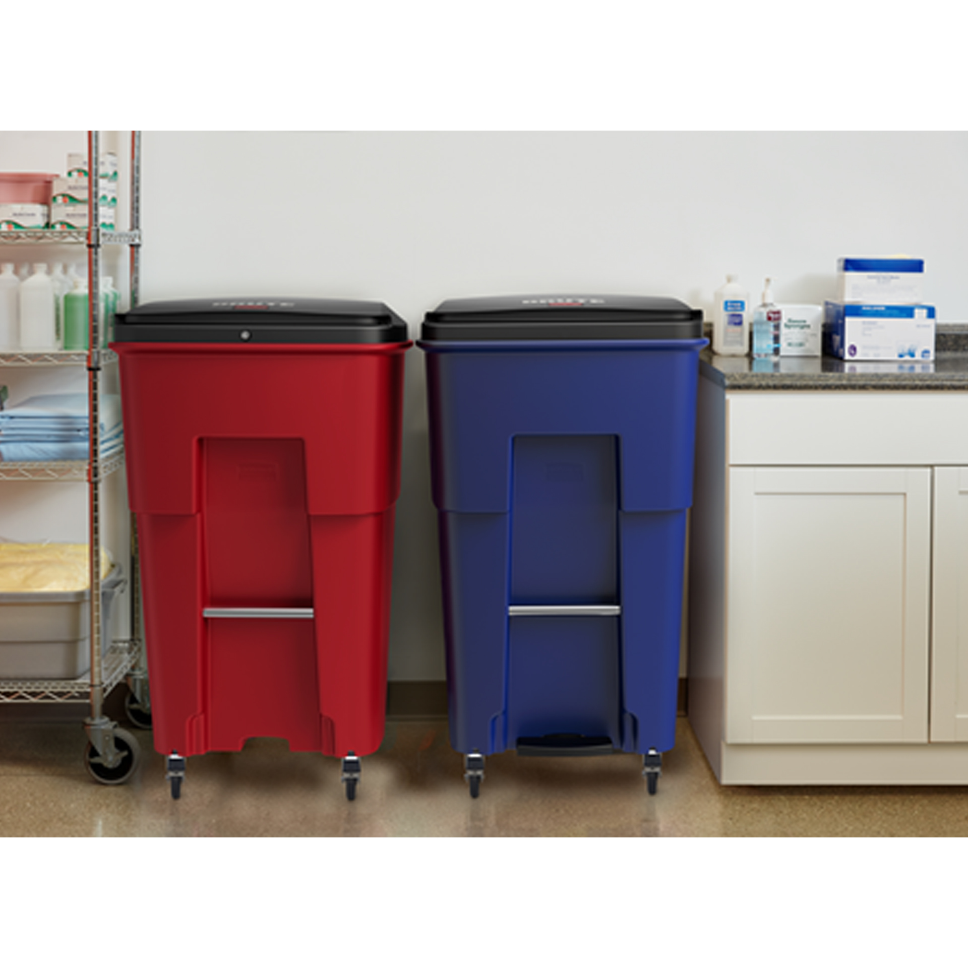 ถังขยะเทศบาล แบบมีเท้าเหยียบ Rubbermaid 4 ล้อ ขนาด 246 ลิตร สีเทา