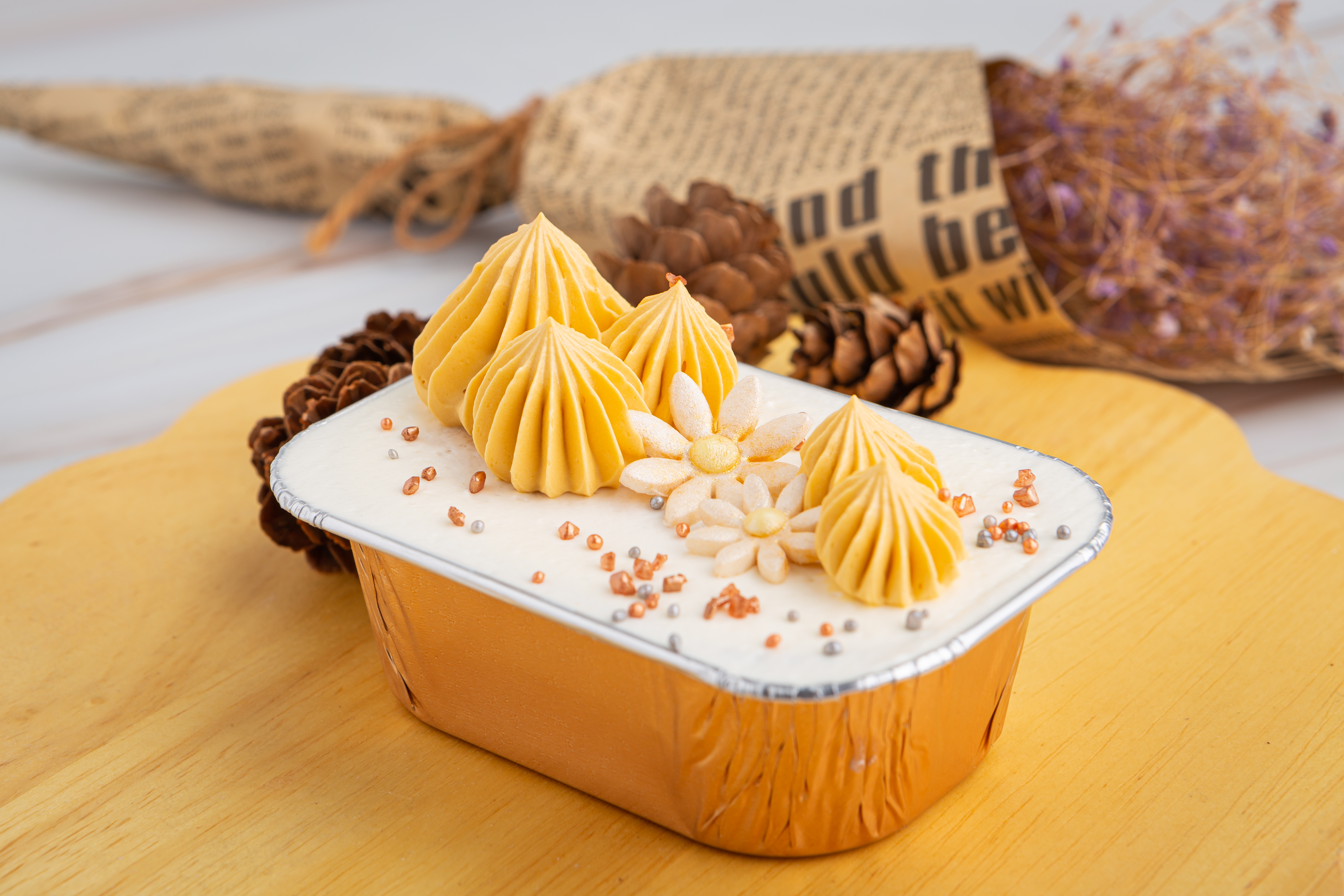 ถ้วยฟอยล์ ทรงเหลี่ยม สีทอง พร้อมฝา No.4003 (10 ชุด/แพ็ค)